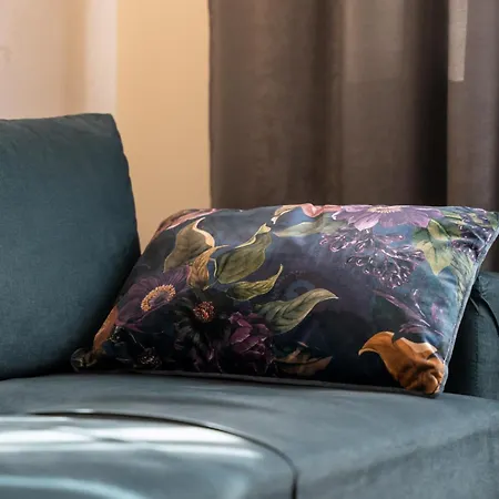 I&k-13-titova شقة *