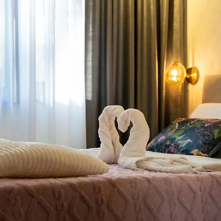 I&k-13-titova شقة *